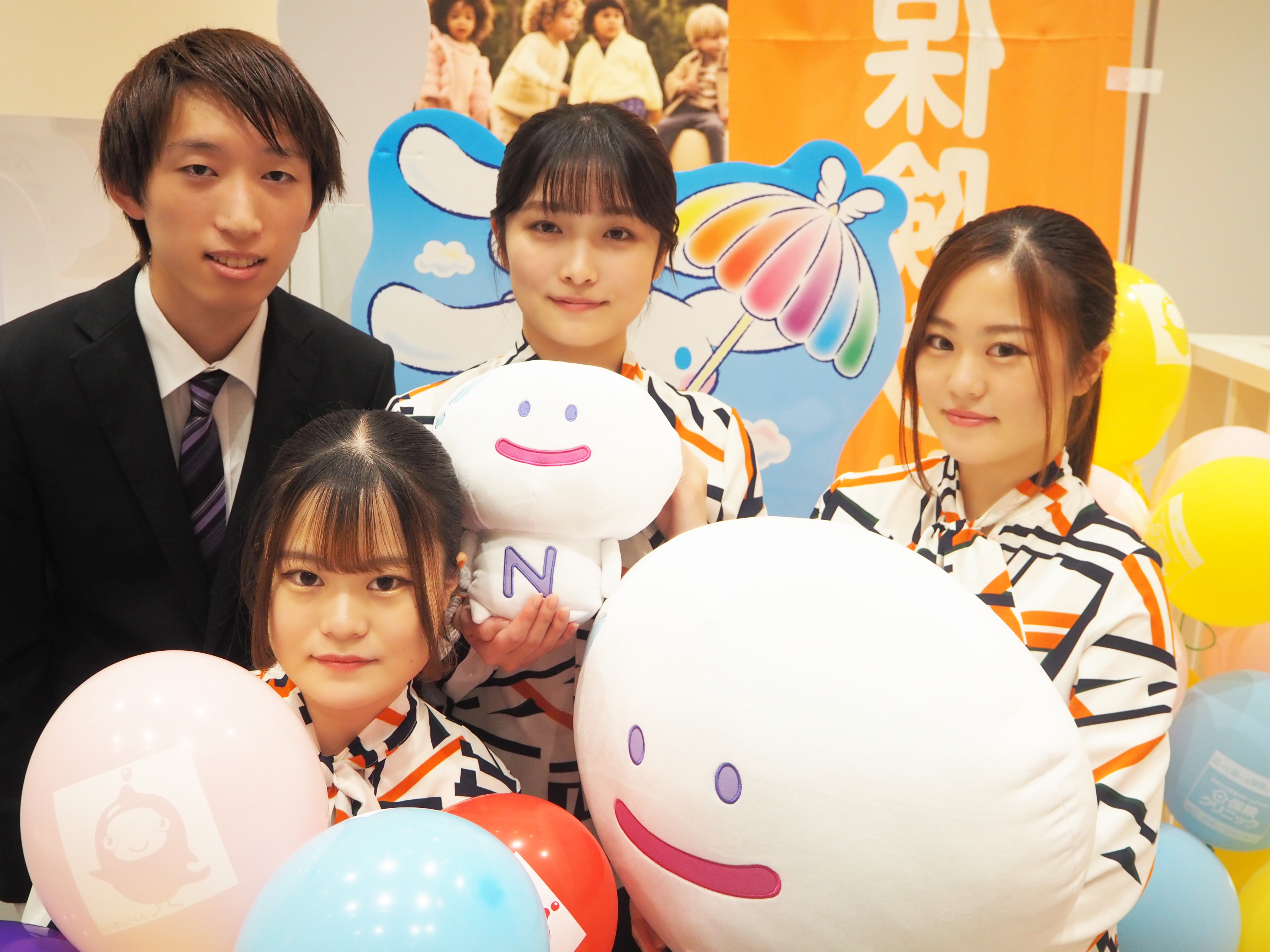 インターンシップ社員の集合写真